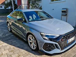 Grau Gebraucht 2022 Audi RS3 Sport Kleinwagen | 53.900 € (Fairer Preis)