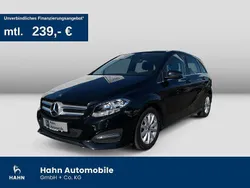 Kosmosschwarz metalliclack Gebraucht 2018 Mercedes B180 Style Van / Kleinbus | 17.870 € (Fairer Preis)