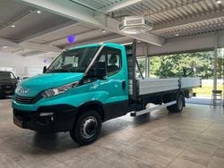 Grün Gebraucht 2017 Iveco Daily Van / Kleinbus | 29.990 €