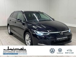 Deep black perleffekt (metallic) Gebraucht 2022 VW Golf VIII Style Kombi | 26.989 € (Fairer Preis)
