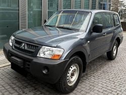 Grau Gebraucht 2006 Mitsubishi Pajero SUV | 11.999 €