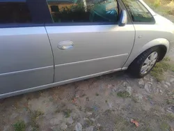 Silber Gebraucht 2005 Opel Meriva Van / Kleinbus | 850 € (Guter Preis)