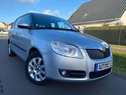 Brilliantsilber metallic Gebraucht 2010 Skoda Fabia Ambiente Kombi | 5.399 € (Etwas zu teuer)