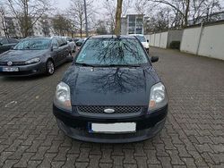 Schwarz Gebraucht 2006 Ford Fiesta Kleinwagen | 1.599 € (Etwas zu teuer)