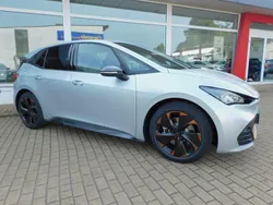 Silber Neu 2025 Cupra Born Kleinwagen | 35.990 € (Superpreis)