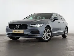 Blau Gebraucht 2018 Volvo V90 Momentum Kombi | 23.360 € (Fairer Preis)