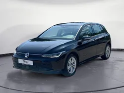Grenadillschwarz metallic Gebraucht 2024 VW Golf VIII Life Limousine | 24.960 € (Fairer Preis)