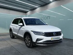 Weiß Gebraucht 2023 VW Tiguan Active SUV | 30.490 € (Fairer Preis)
