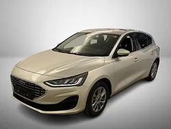 Silver metallic Gebraucht 2023 Ford Focus Titanium Limousine | 18.249 € (Superpreis)