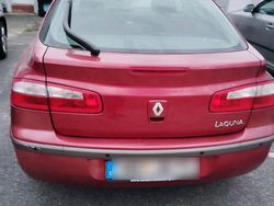 Rot Gebraucht 2005 Renault Laguna II Limousine | 1.600 € (Fairer Preis)