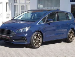 Blau Gebraucht 2019 Ford S-MAX Titanium Van / Kleinbus | 26.990 € (Teuer)