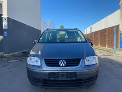 Grau Gebraucht 2006 VW Touran Trendline Van / Kleinbus | 1.990 € (Fairer Preis)