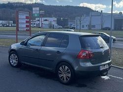 Grün Gebraucht 2004 VW Golf V Kleinwagen | 1.200 € (Superpreis)