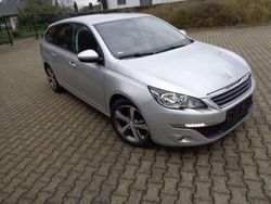 Silber Gebraucht 2017 Peugeot 308 SW Kombi | 7.500 € (Guter Preis)