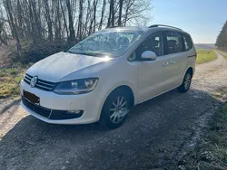 Weiß Gebraucht 2016 VW Sharan Comfortline Van / Kleinbus | 16.999 € (Fairer Preis)