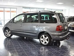 Berylliumgrau metallic Gebraucht 2009 VW Sharan Van / Kleinbus | 3.870 € (Guter Preis)