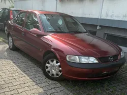 Rot Gebraucht 1997 Opel Vectra Limousine | 1.100 € (Fairer Preis)