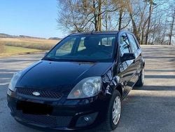 Gebraucht 2007 Ford Fiesta Ambiente Kleinwagen | 600 € (Superpreis)