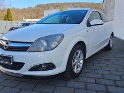 Weiß Gebraucht 2009 Opel Astra GTC Coupé | 3.399 € (Etwas zu teuer)