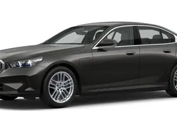 Grau Gebraucht 2024 BMW 550e Comfort Edition Limousine | 68.015 €