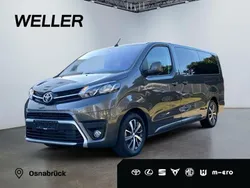 Grau Gebraucht 2023 Toyota Proace Verso Team Kombi | 40.980 € (Fairer Preis)