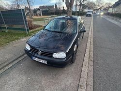 Schwarz Gebraucht 2002 VW Golf Limousine | 1.050 € (Superpreis)