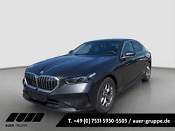 Grau Gebraucht 2024 BMW 520 Sport Line Limousine | 54.300 € (Guter Preis)