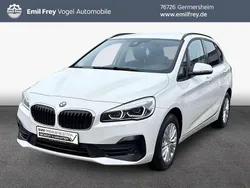 Weiß Gebraucht 2022 BMW 218 Active Tourer Advantage Van / Kleinbus | 22.220 € (Guter Preis)