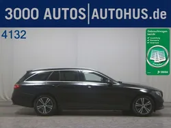 Obsidanschwarz metallic Gebraucht 2020 Mercedes E220 Avantgarde Limousine | 25.780 € (Superpreis)