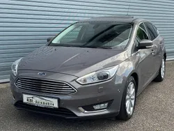 Braun Gebraucht 2015 Ford Focus Titanium Limousine | 9.999 € (Fairer Preis)