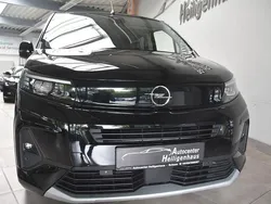 Schwarz Gebraucht 2024 Opel Combo Life Van / Kleinbus | 27.980 € (Teuer)