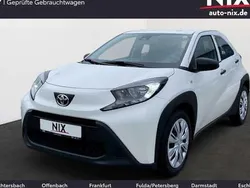 Weiß Gebraucht 2022 Toyota Aygo Kleinwagen | 12.890 € (Guter Preis)
