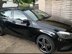 Schwarz Gebraucht 2013 Mercedes A200 Urban Kleinwagen | 15.500 €