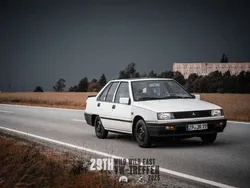 Weiß Gebraucht 1988 Mitsubishi Lancer Limousine | 2.300 €