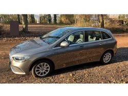 Grau Gebraucht 2019 Mercedes B180 Van / Kleinbus | 22.400 € (Fairer Preis)