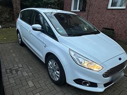 Weiß Gebraucht 2017 Ford S-MAX S Van / Kleinbus | 9.950 € (Superpreis)