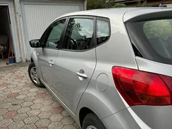 Silber Gebraucht 2012 Kia Venga 2 Kleinwagen | 6.500 € (Fairer Preis)