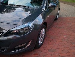 Grau Gebraucht 2016 Opel Astra Eco Kombi | 6.899 € (Fairer Preis)