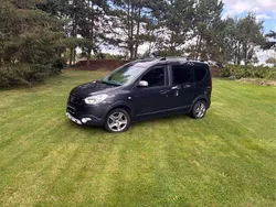 Grau Gebraucht 2020 Dacia Dokker Stepway Van | 15.900 € (Fairer Preis)