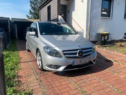 Silber Gebraucht 2012 Mercedes B200 Van / Kleinbus | 11.999 € (Fairer Preis)