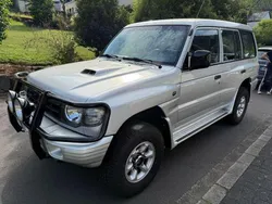 Grau Gebraucht 2002 Mitsubishi Pajero SUV | 19.999 €