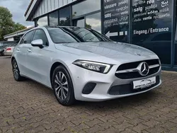 Silber Gebraucht 2021 Mercedes A200 Limousine | 19.990 € (Fairer Preis)