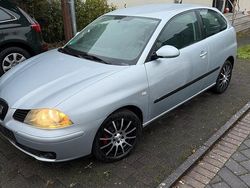 Silber Gebraucht 2006 Seat Ibiza Kleinwagen | 2.200 € (Etwas zu teuer)