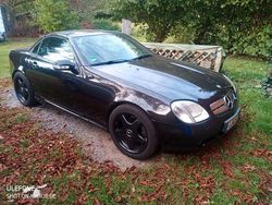 Braun Gebraucht 2000 Mercedes SLK230 AMG Cabrio | 6.999 € (Etwas zu teuer)