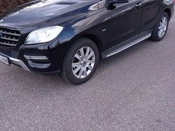Schwarz Gebraucht 2011 Mercedes ML350 SUV | 18.600 € (Fairer Preis)