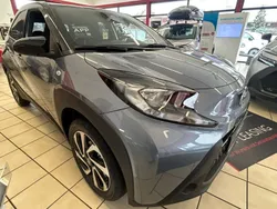 Celestite grey metallic/ dach Neu 2025 Toyota Aygo Team Kleinwagen | 19.790 €