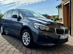 Grau Gebraucht 2018 BMW 216 Advantage Van / Kleinbus | 12.200 € (Fairer Preis)