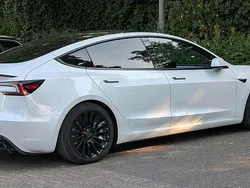 Weiß Gebraucht 2024 Tesla Model 3 Limousine | 42.475 € (Fairer Preis)