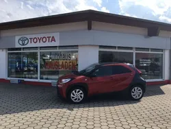 Rot Gebraucht 2022 Toyota Aygo Pulse Kleinwagen | 14.990 € (Fairer Preis)