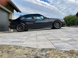 Schwarz Gebraucht 1992 BMW 325 Limousine | 14.999 €